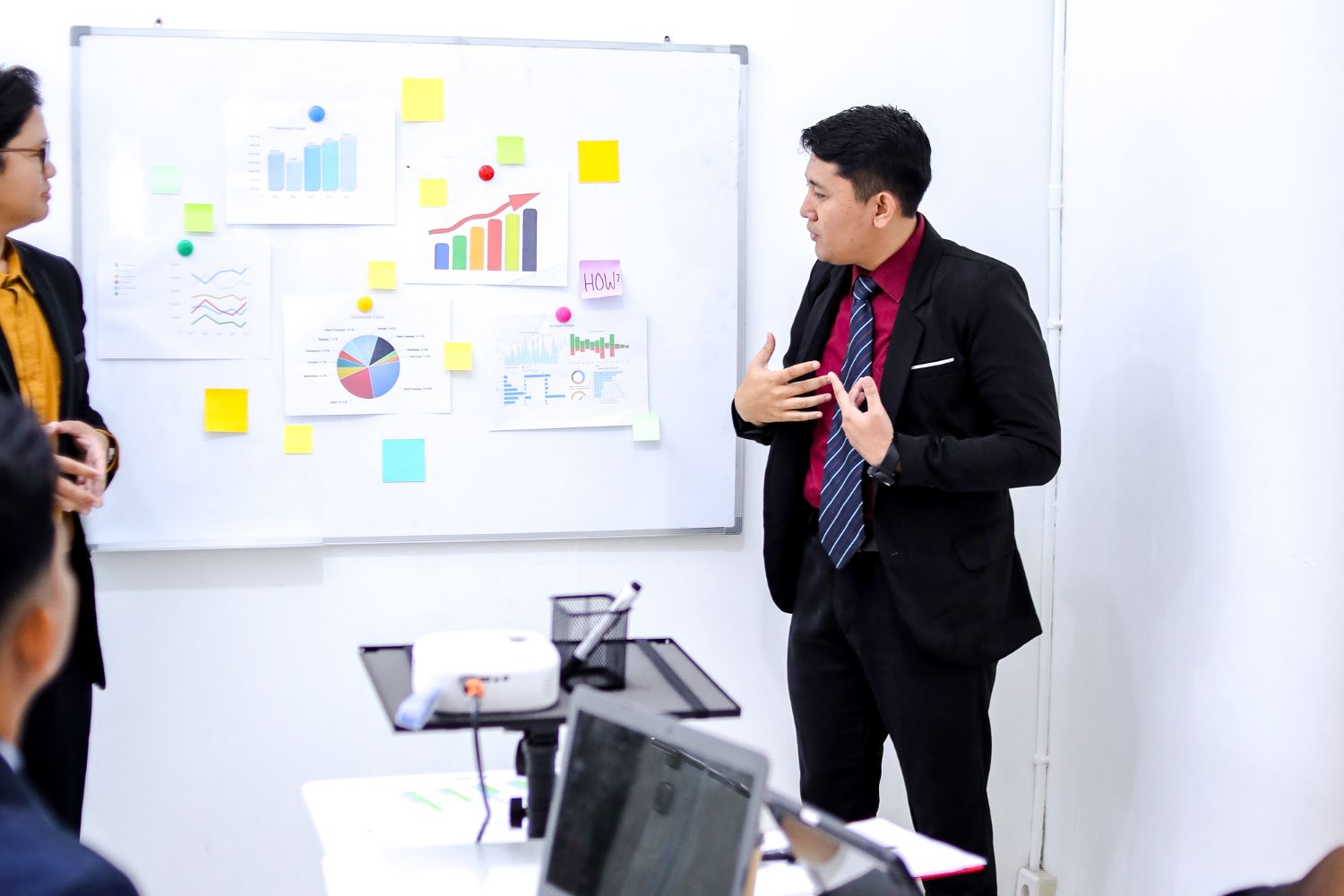Persuasive Power Presentation with Business Storytelling